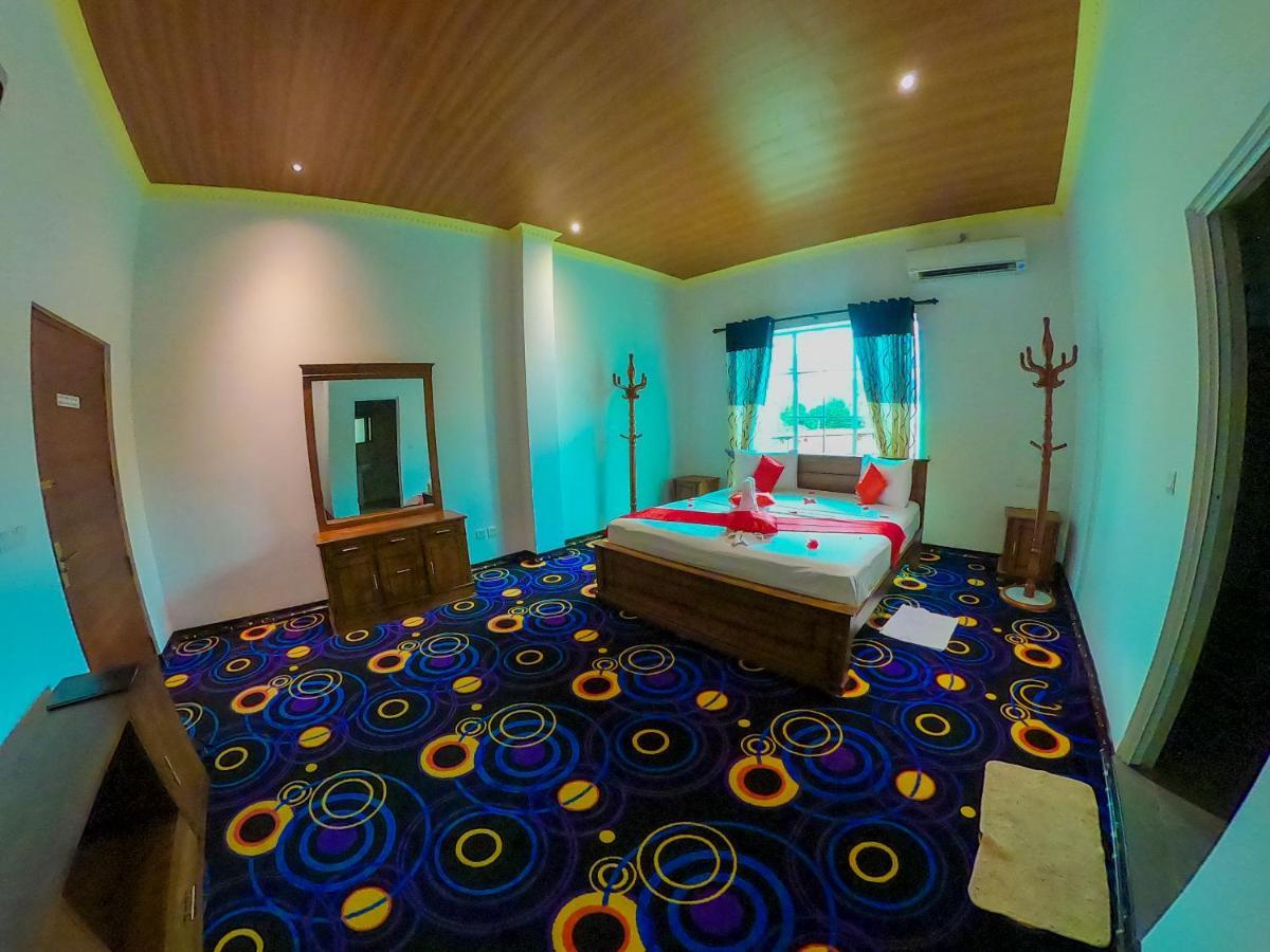 Aurora Banquet And Hotel Chilaw Eksteriør bilde
