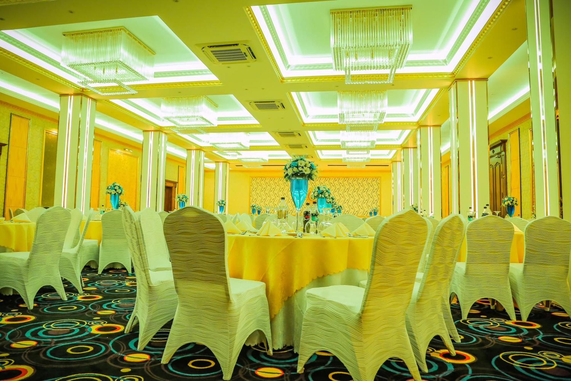Aurora Banquet And Hotel Chilaw Eksteriør bilde