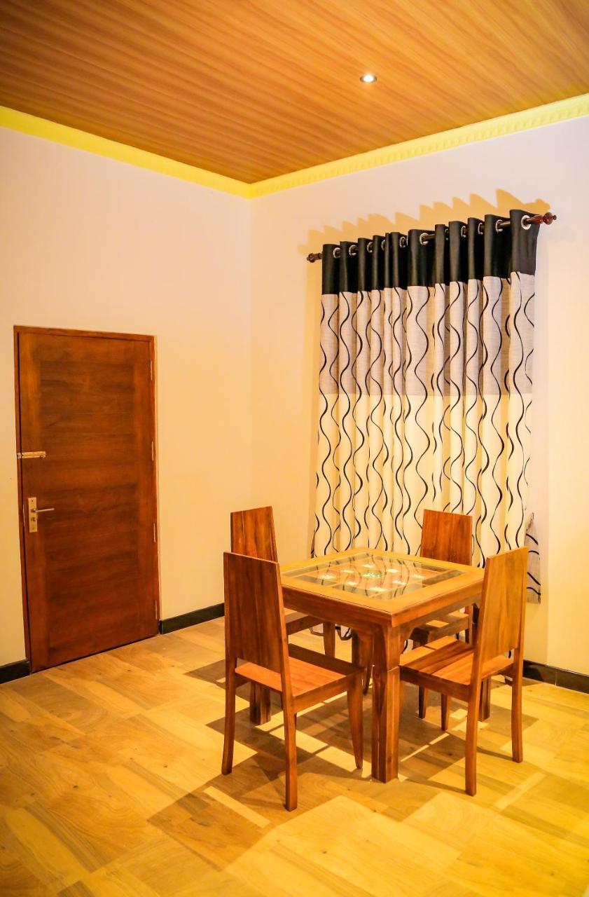 Aurora Banquet And Hotel Chilaw Eksteriør bilde